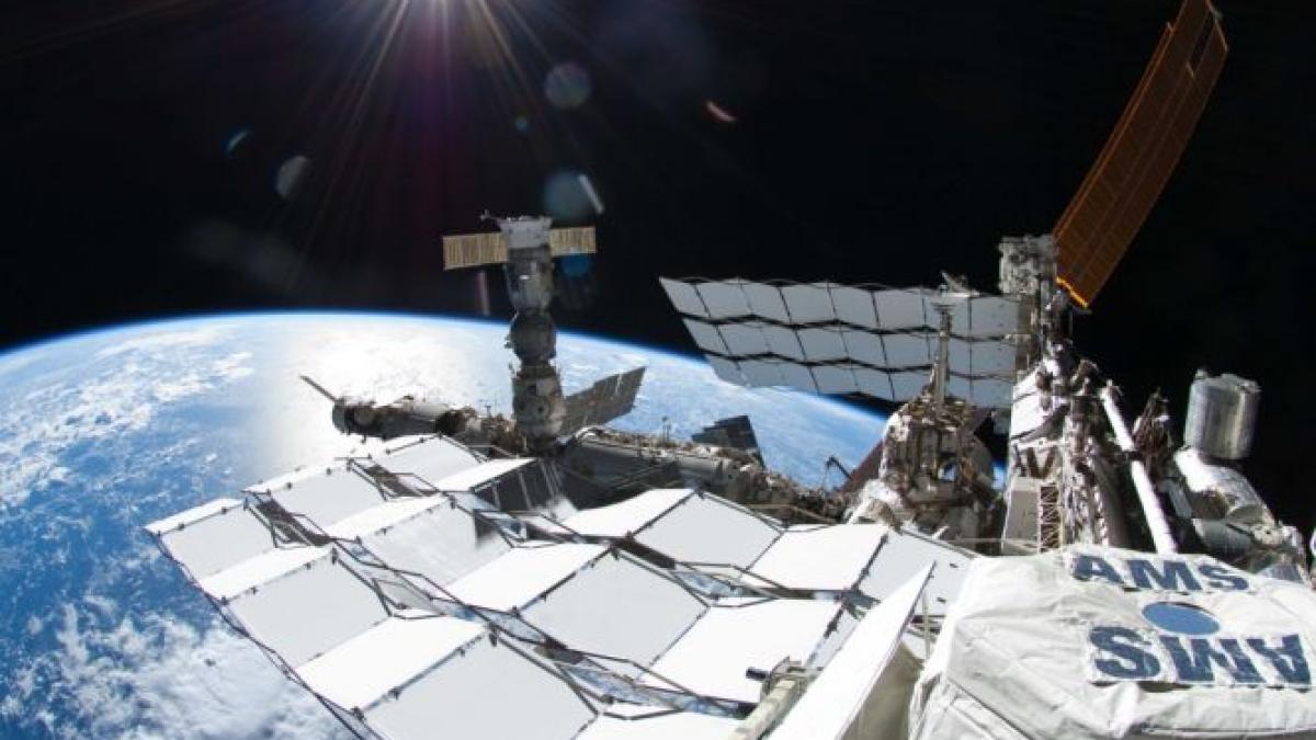 alerta pe statia spatiala internationala astronautii au fost evacuati