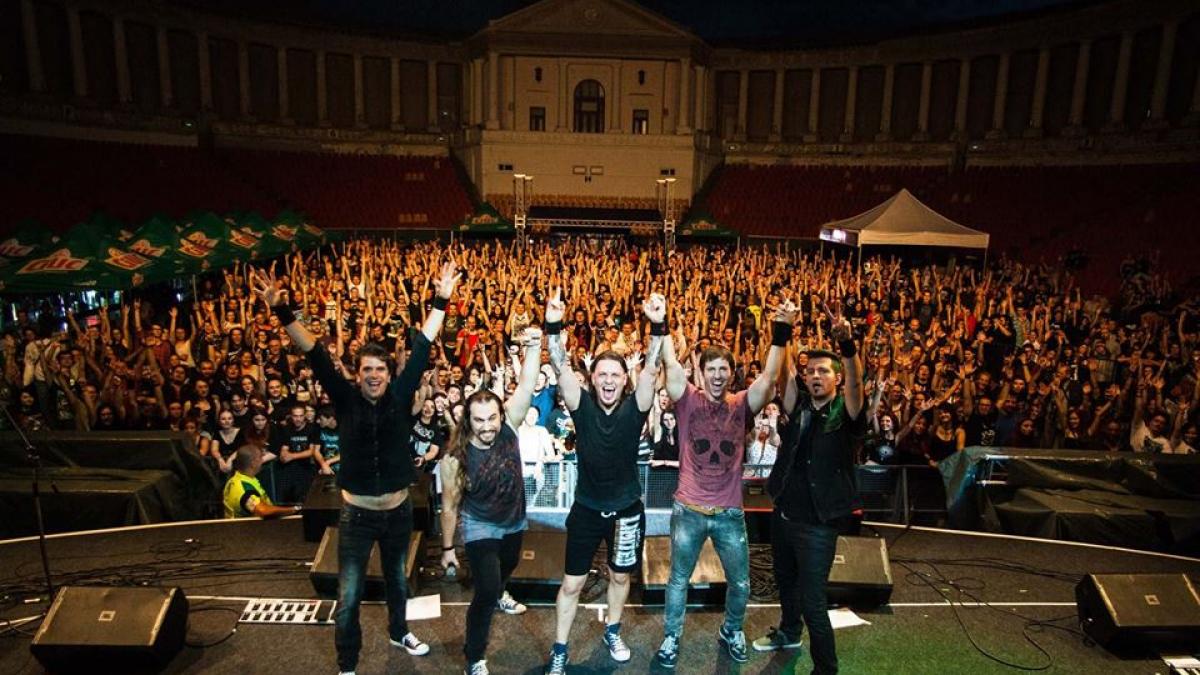 mesajul unei trupe din romania pe tema fetei violate in vaslui