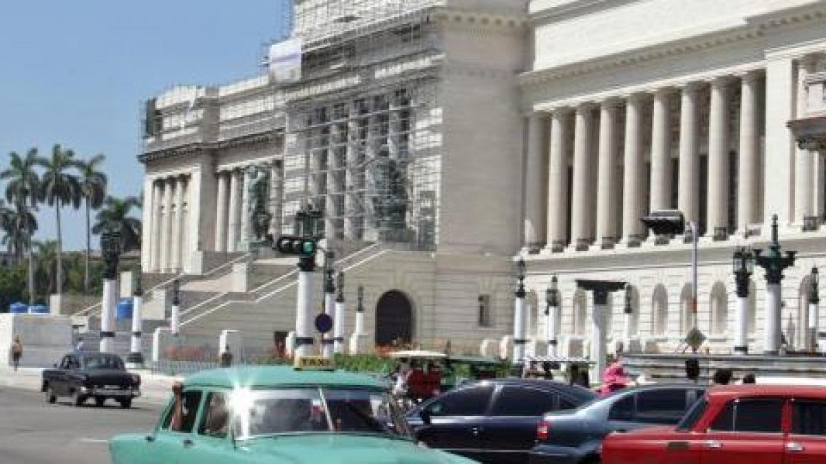 moment istoric sua si cuba si au redeschis oficial ambasadele