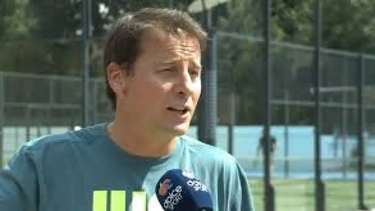 un mare tenismen s a despartit de sotie pentru eleva lui video