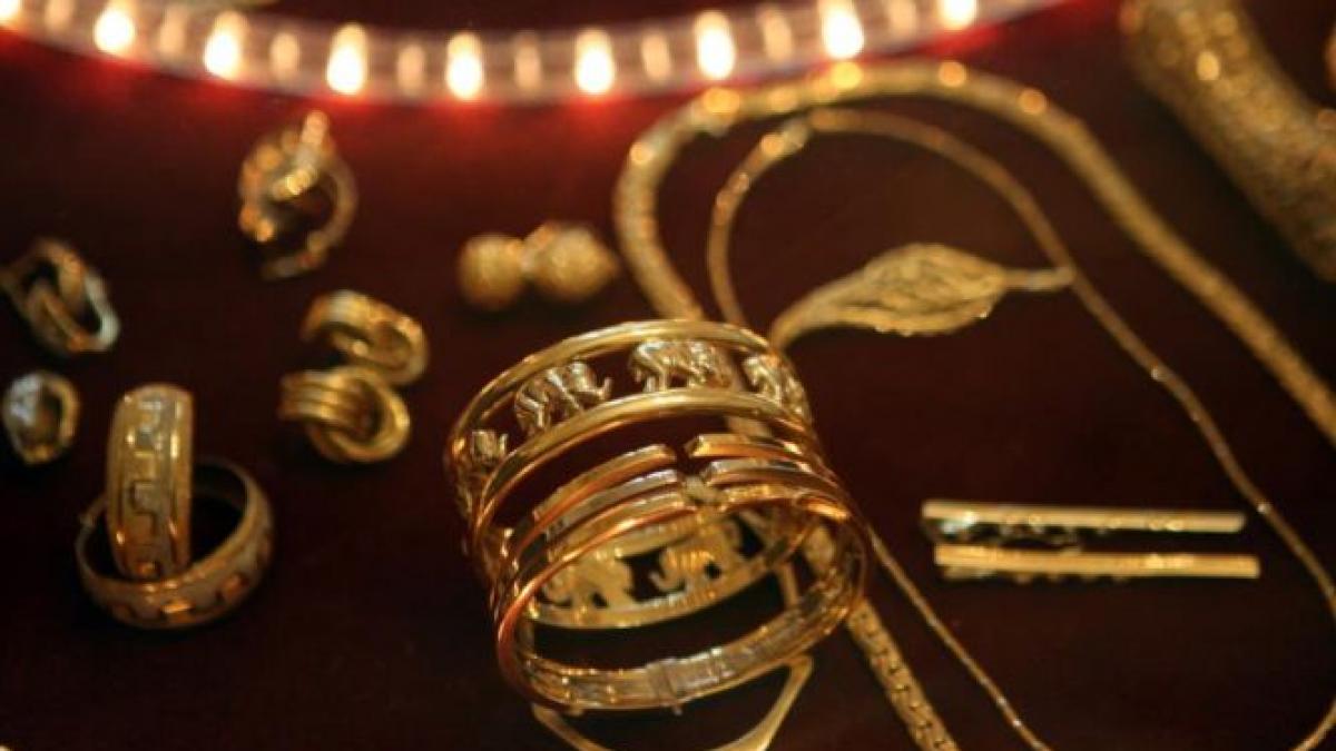 un nou record negativ pretul aurului a coborat la minimul ultimilor cinci ani