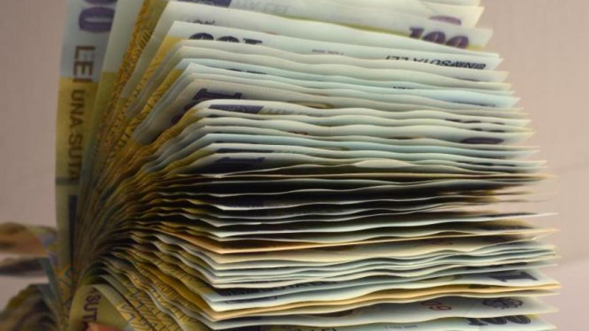 cati bani au dat romanii la pensiile private obligatorii
