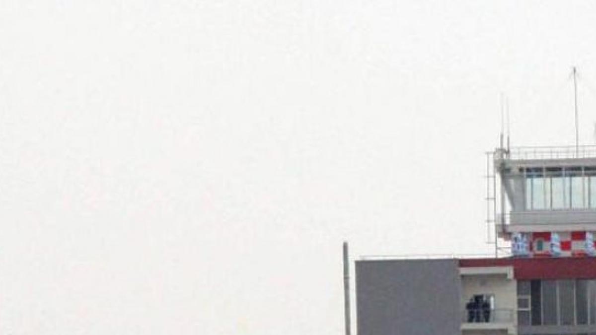 controlor de trafic aerian din sua gasit beat si adormit in timpul serviciului