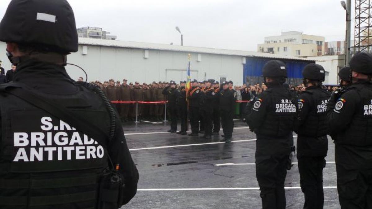 spionii nu sunt doar in filme serviciul roman de informatii isi deschide portile catre studentii