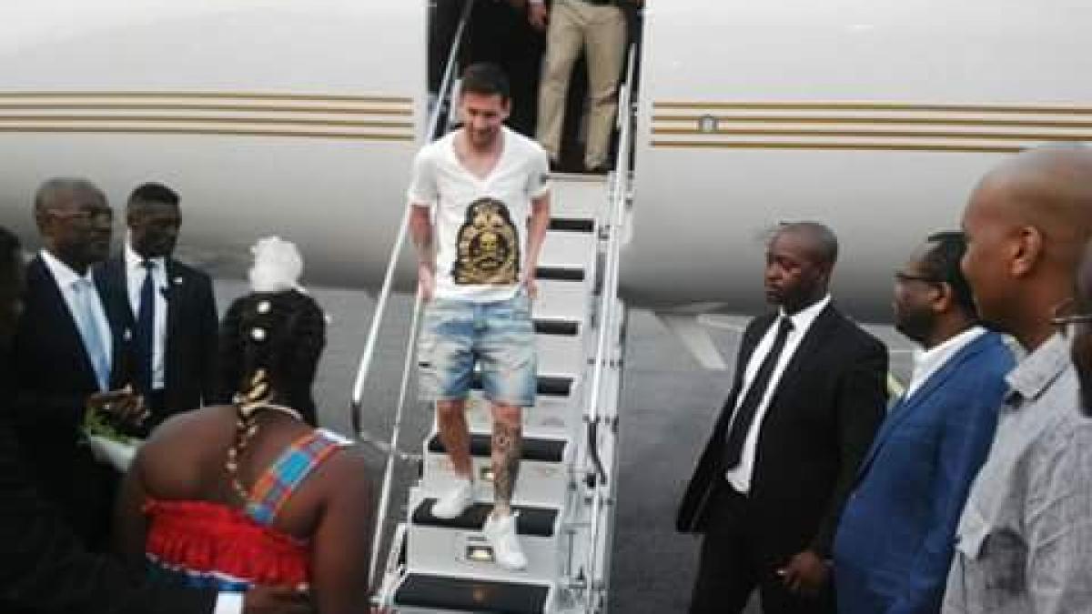 messi criticat dur pentru lipsa de respect fata de presedintele tarii parca venise la zoo