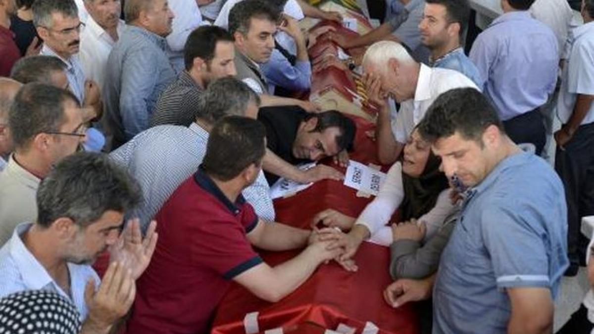 turcia autorul atentatului sinucigas de la suruc un turc de 20 de ani