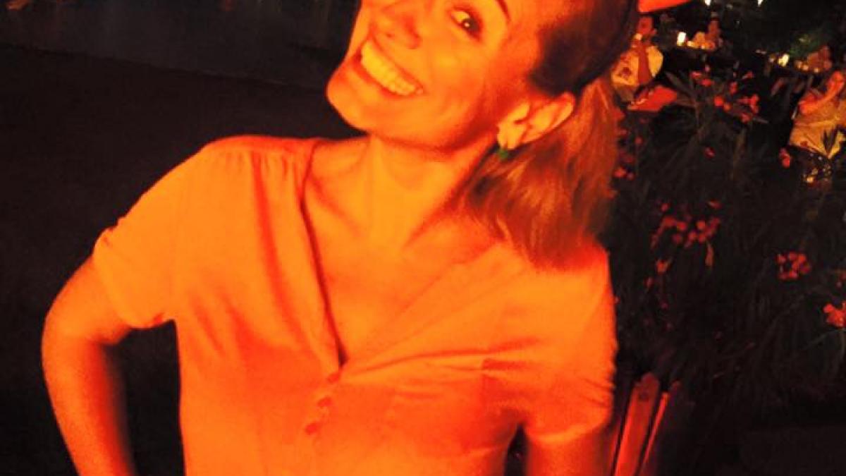 andreea esca fotografie incendiara pe facebook