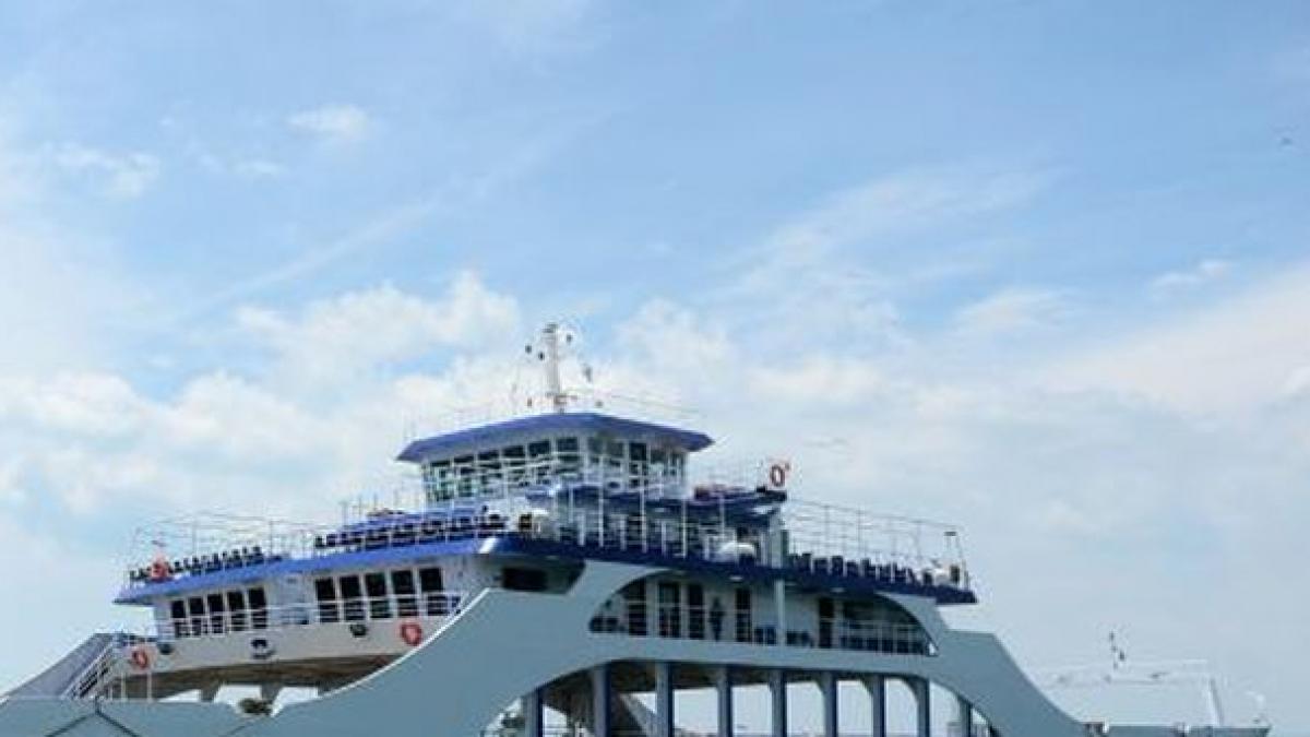 cel putin 15 morti in coliziunea dintre un feribot si o nava