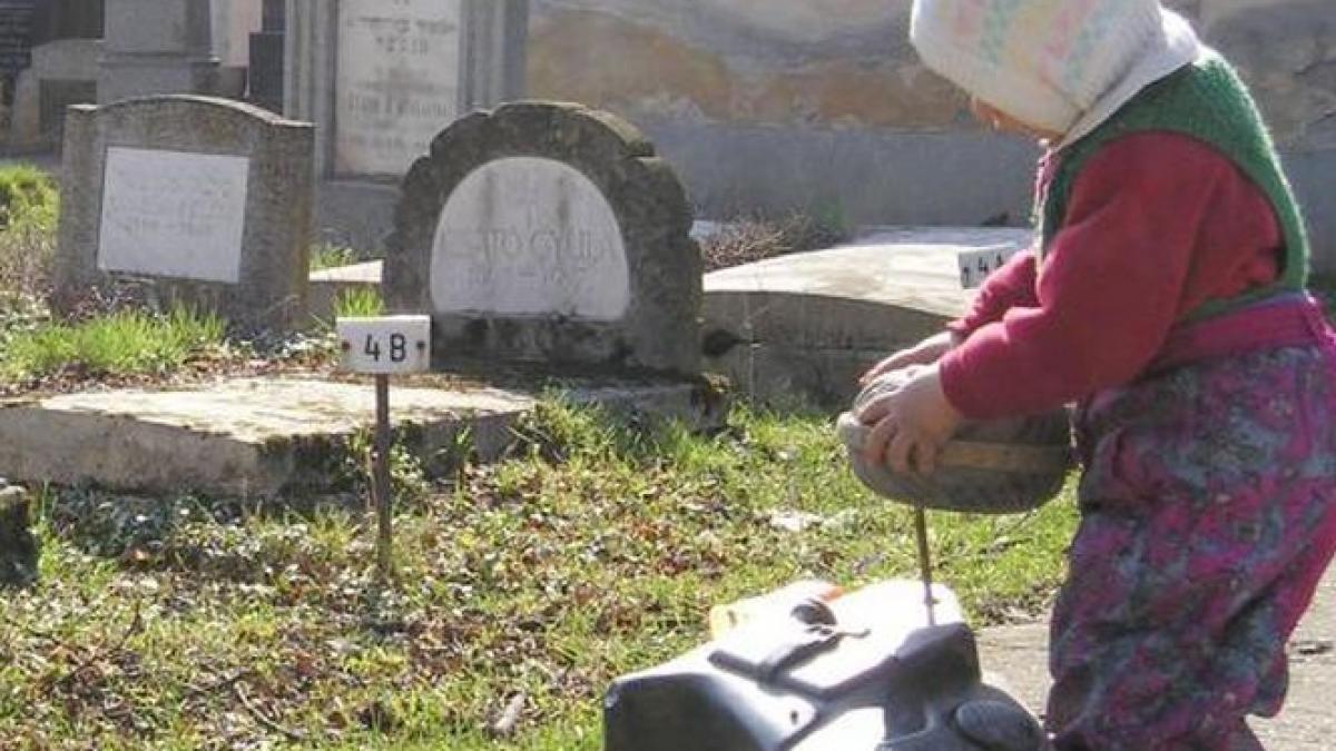 incredibil ce se intampla la vaslui copii abandonati de mama la marginea unei paduri