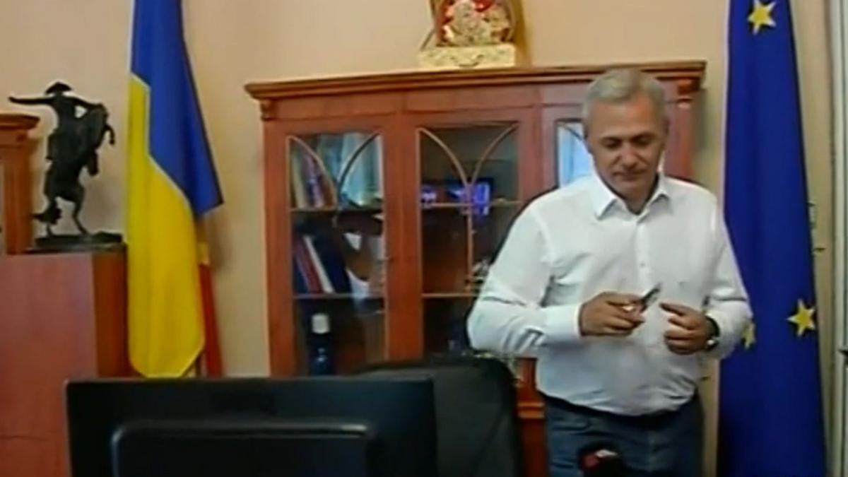 subiectiv ce pastreaza liviu dragnea pe biroul din kiseleff langa poza cu victor ponta