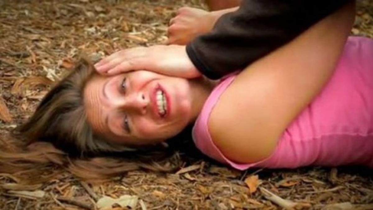 in romania 6 femei sunt violate in fiecare zi fii solidar cu victimele abuzurilor