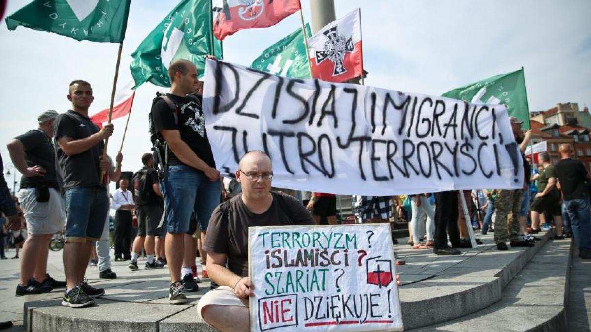 astazi imigranti maine teroristi manifestatii la varsovia