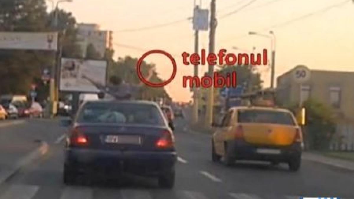 selfie pe plafonul masinii moda teribilistilor din statiunile de pe litoral