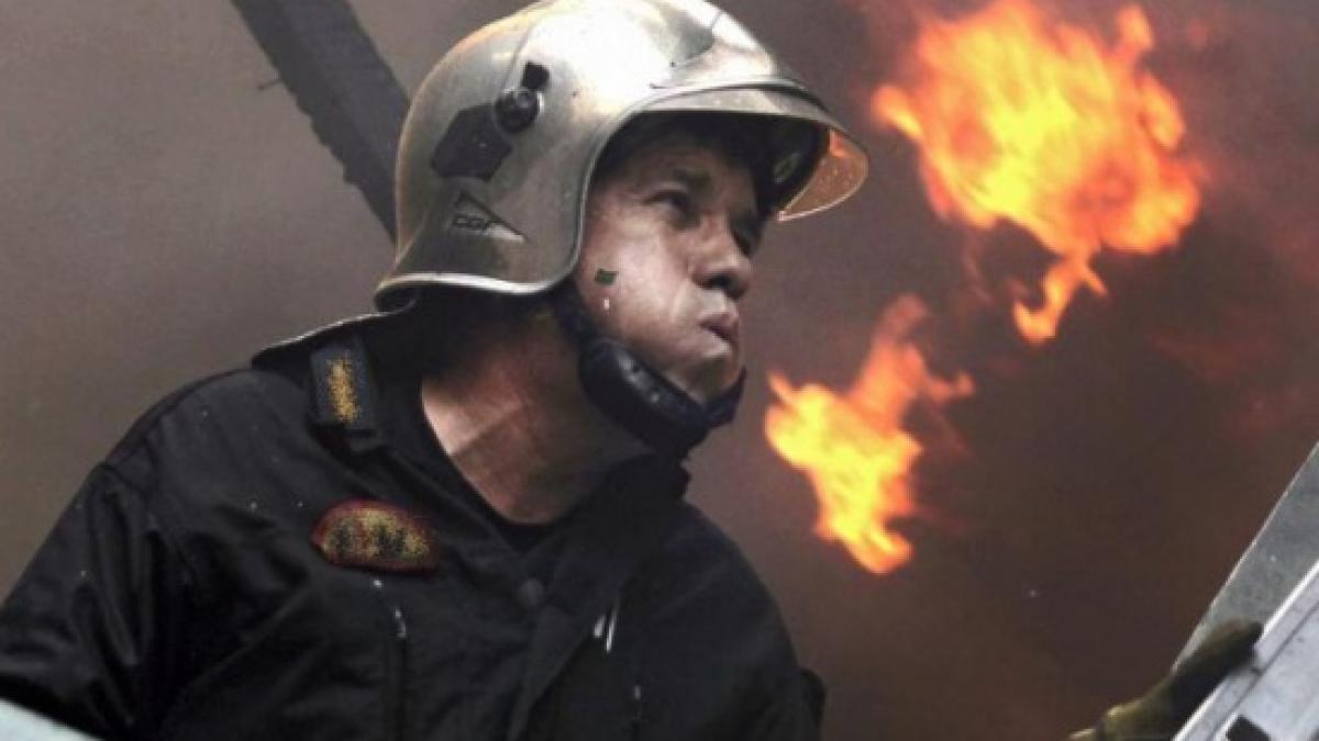 trei oameni au murit si patru au fost raniti intr un incendiu devastator