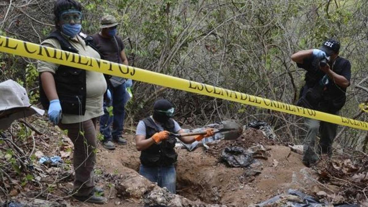 aproape 130 de cadavre descoperite in mexic