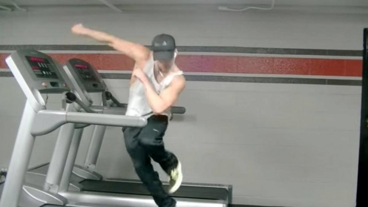 clipul care te binedispune instantaneu alearga pe banda de alergare in pasi de dans