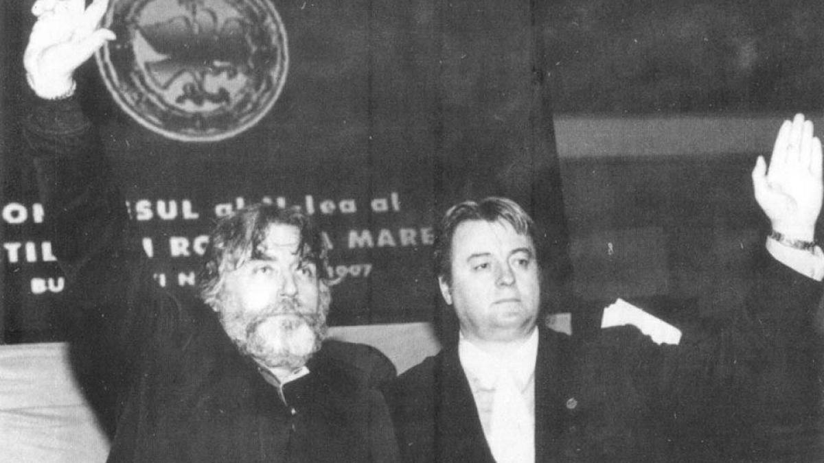 corneliu vadim tudor mesaj sfasietor in memoria lui adrian paunescu