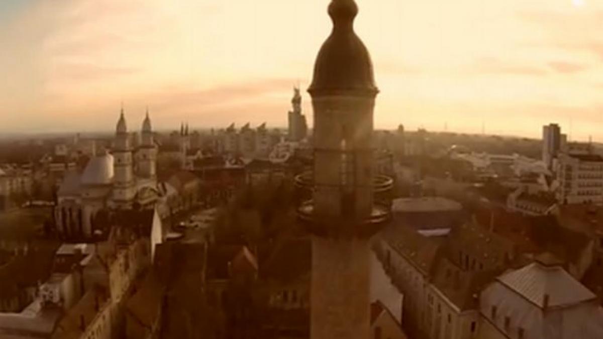 turnul de deasupra focului si veacurilor legendele turnului pompierilor din satu mare