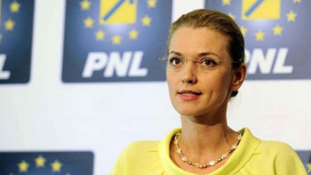 alina gorghiu domnul predoiu este in orice secunda un premier mai bun decat victor ponta