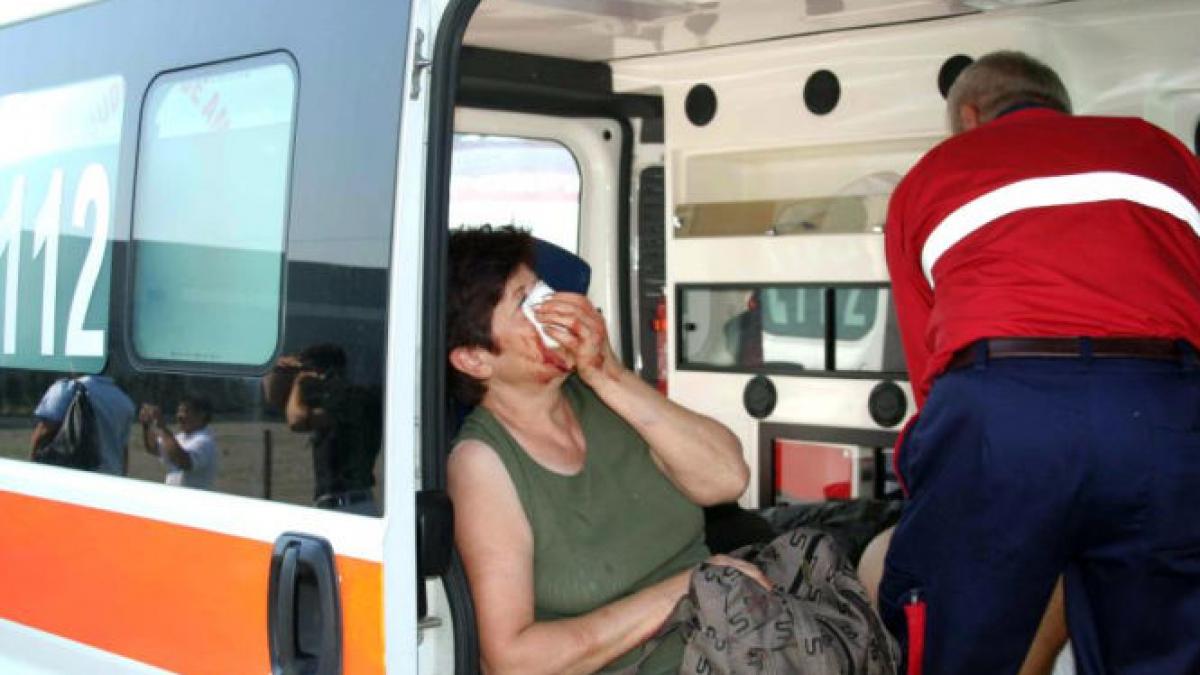 cinci oameni au fost raniti intr un grav accident rutier