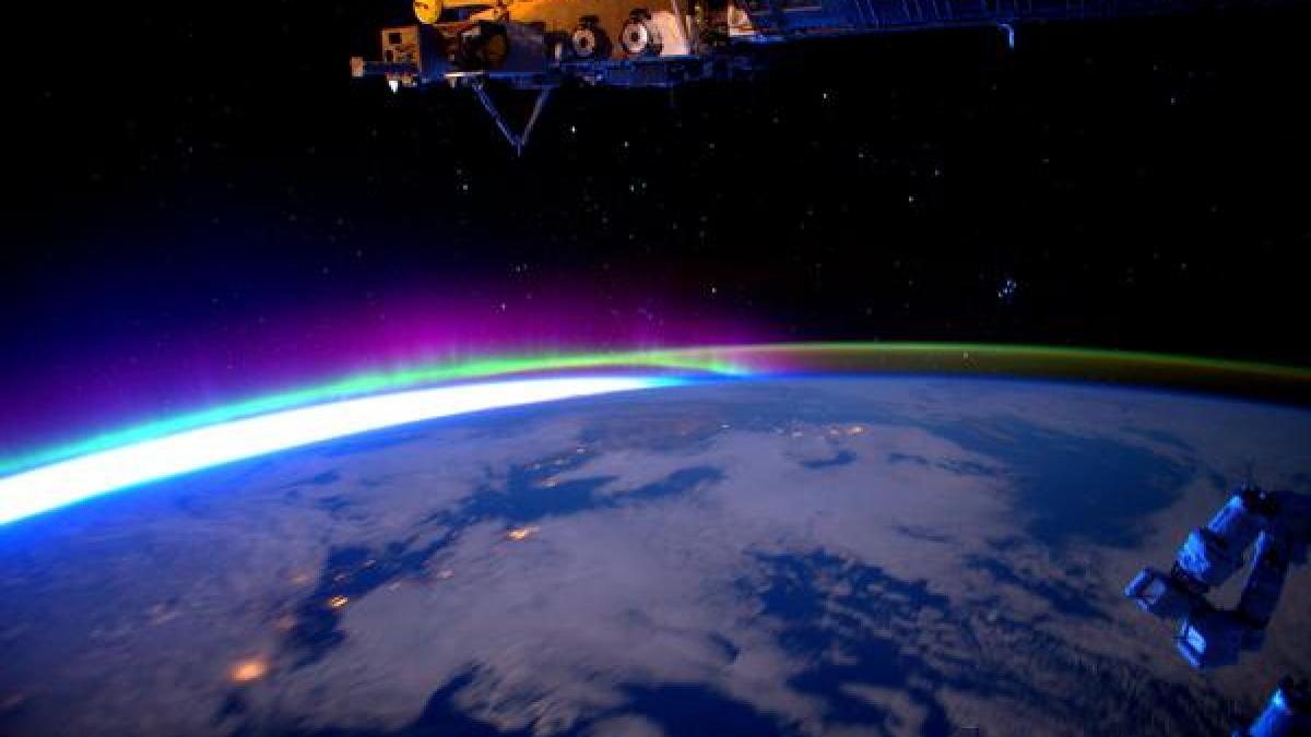 imagini spectaculoase din spatiu pe contul de twitter al unui astronaut