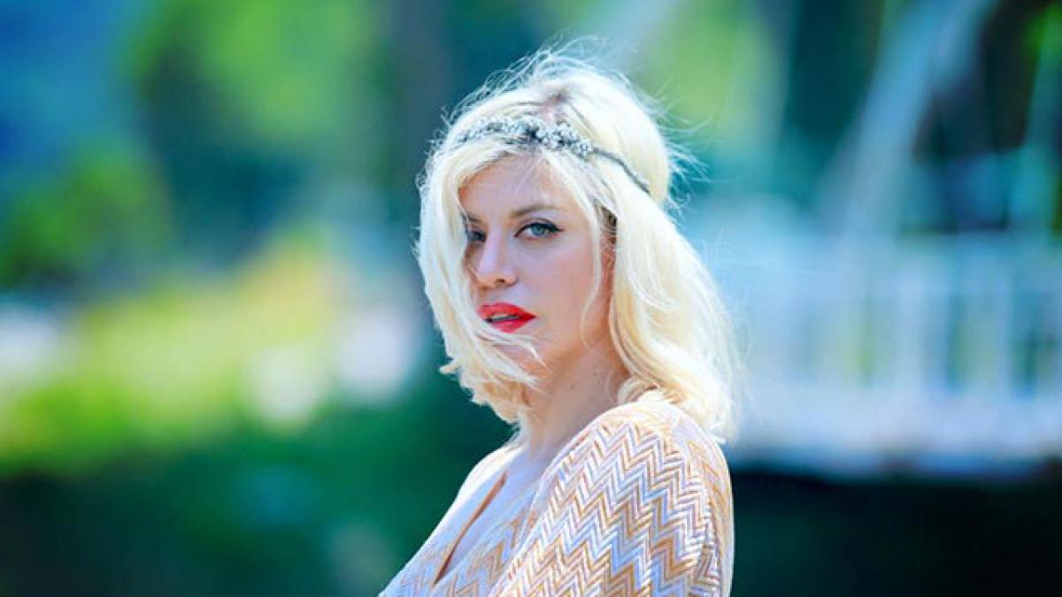 loredana groza super sexy la 45 de ani care este secretul ei