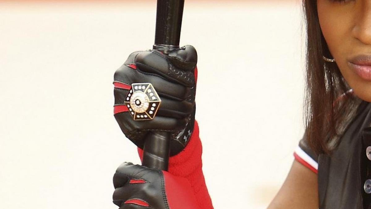 are picioarele lungi dar mana grea o vedeta condamnata la inchisoare pentru violenta