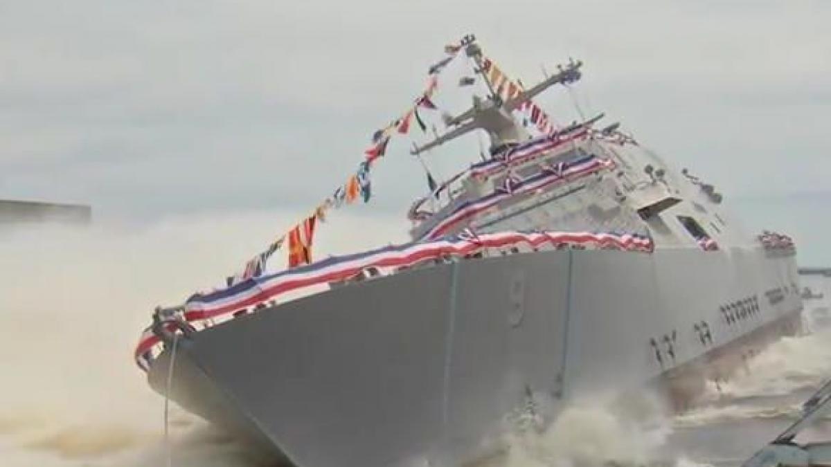 lansare spectaculoasa a celei mai noi nave de razboi a marinei americane