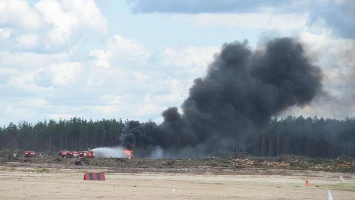 tragedie la o demonstratie acrobatica militara din rusia un pilot a murit dupa ce s a prabusit cu