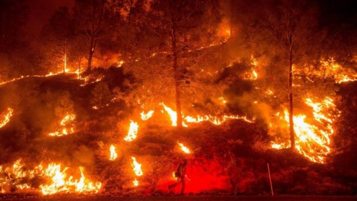 california mistuita de incendii de cinci zile nasa urmeaza 10 ani foarte secetosi