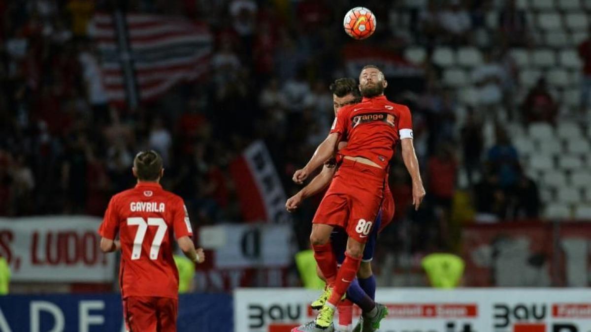 dinamo invinge cu 2 1 pe acs poli timisoara