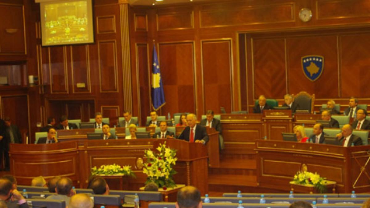 kosovo infiinteaza un tribunal pentru criminalii de razboi