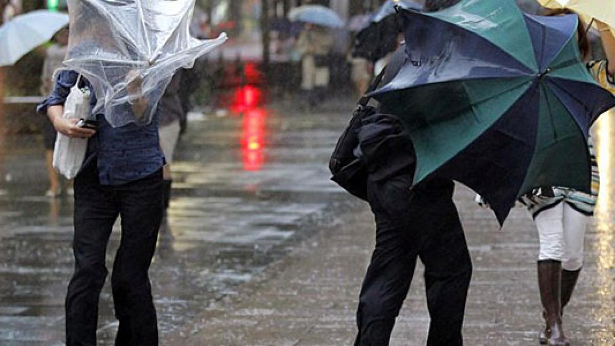 cinci morti si treisprezece raniti din cauza unor ploi puternice