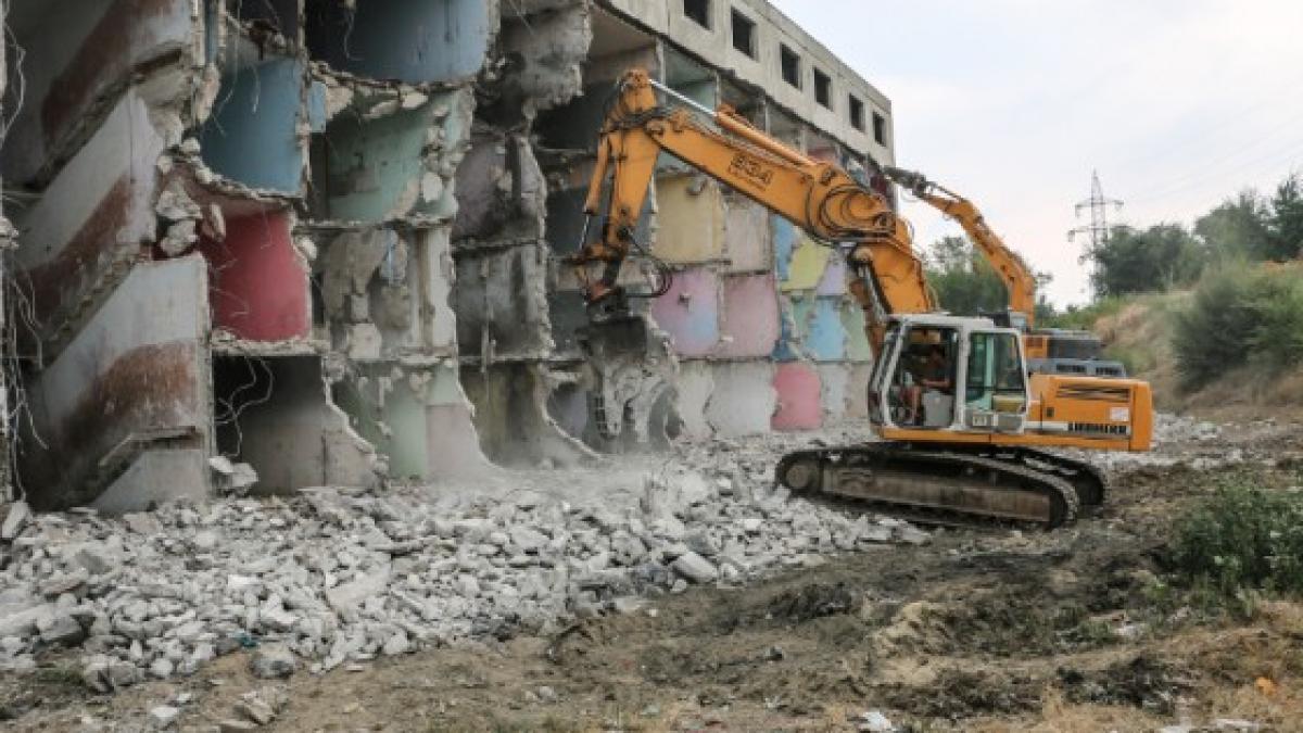 de rasu plansu dorel a demolat alt bloc decat cel pentru care era autorizatia