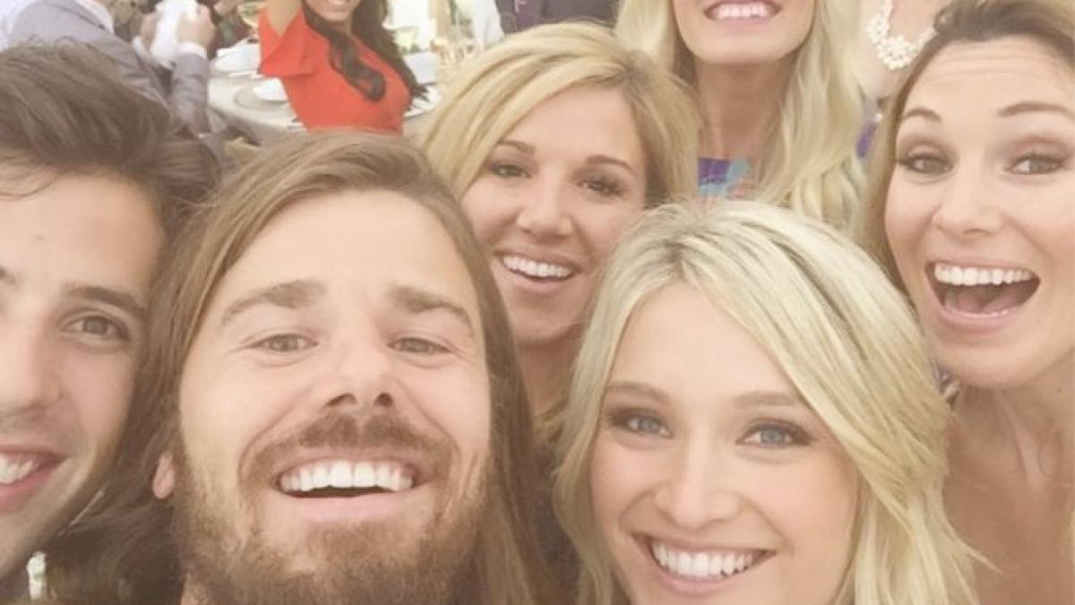 a marit salariile angajatilor la 70 000 dolari an doi dintre ei au demisionat motivul este