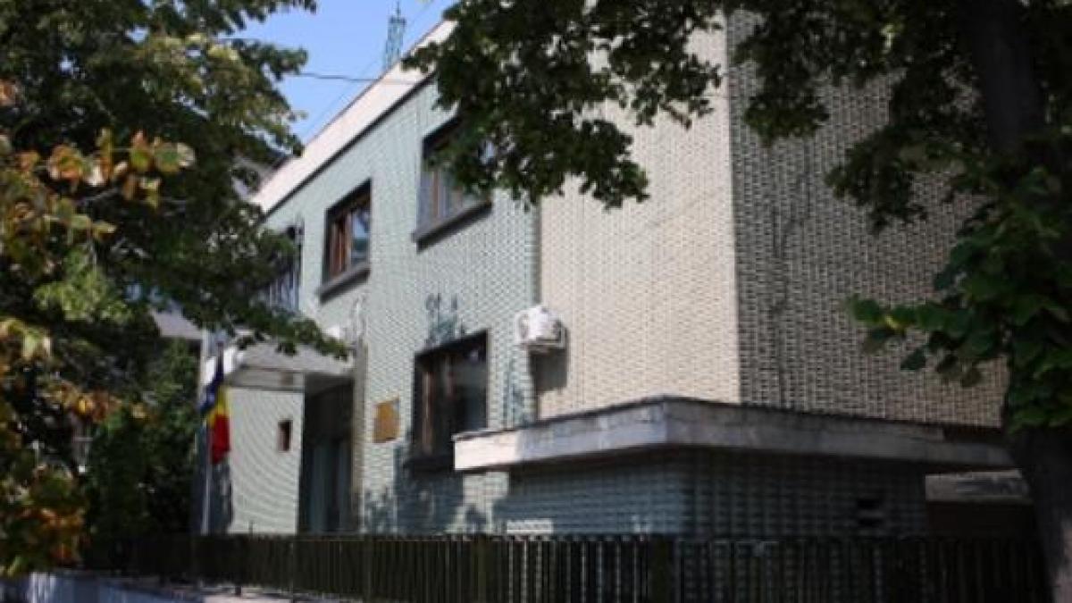 caz unic in istorie au fost dati afara pentru ca munceau prea mult