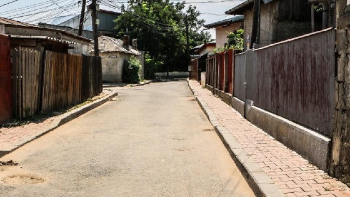 dorel de giurgiu loveste din nou vezi cum s a facut asfaltarea unei strazi