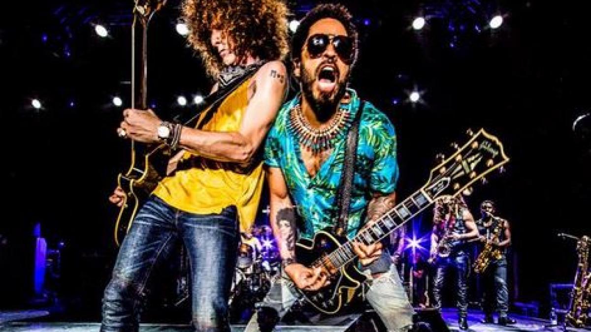 moment jenant pentru lenny kravitz ce i s a intamplat cantaretului in timpul unui concert din