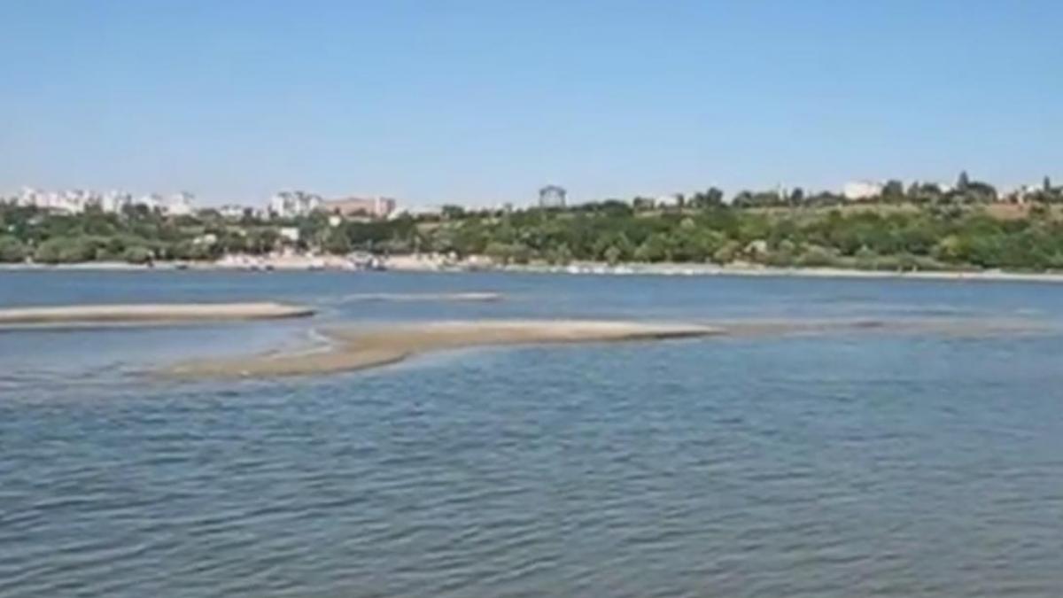 video efecte incredibile ale secetei dunarea traversata cu piciorul