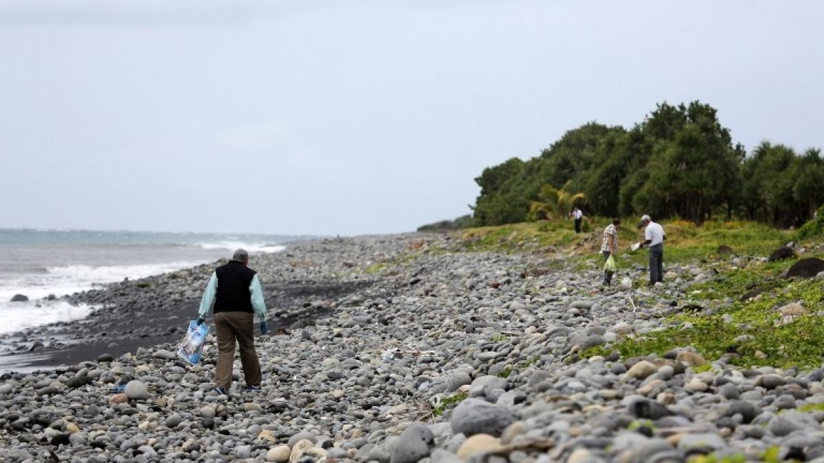 zborul mh370 au inceput sa apara noi fragmente de epava
