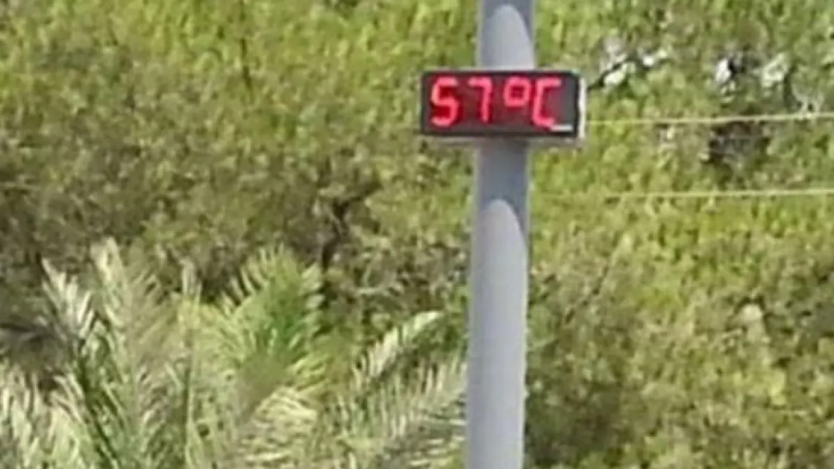 orasul unde temperatura a ajuns la 57 de grade celsius soferii au condus cu manusi de gatit pe maini