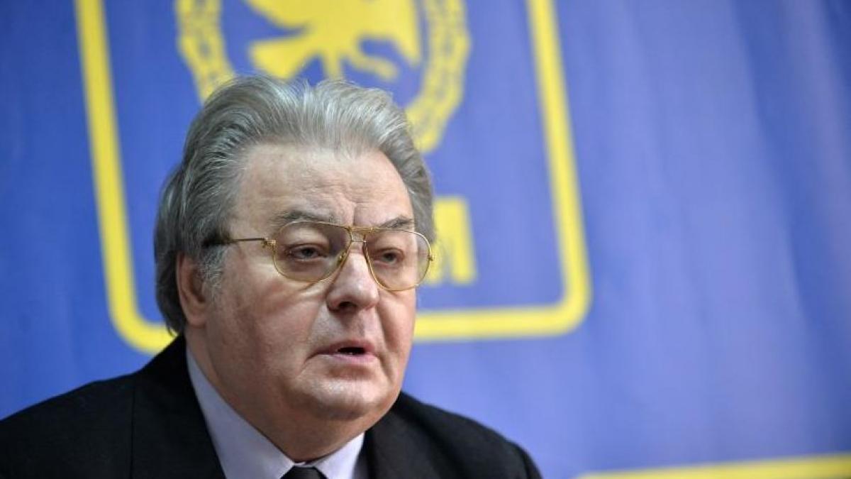 sinteza zilei corneliu vadim tudor amenintat cu puscaria prin sms