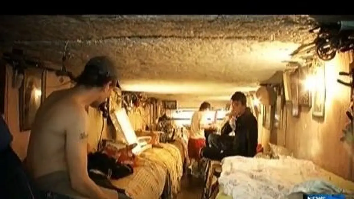canapele de piele si televizoare de ultima generatie in canal cum a facut avere regele canalelor