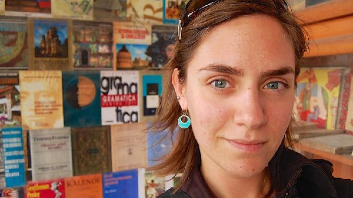 ne face reclama o americanca explica de ce ar trebui sa se mute strainii in romania