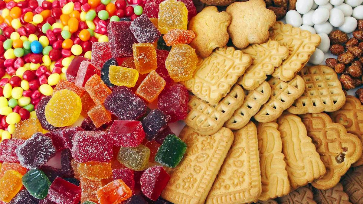 un batran din bacau ademenea fete cu dulciuri si bani pentru a se dezbraca