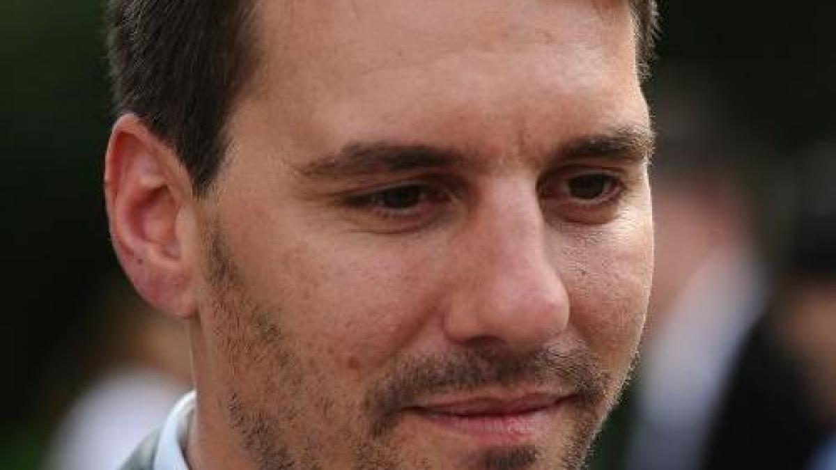 decretul regal prin care majestatea sa regele mihai l a exclus pe nicolae din linia de succesiune