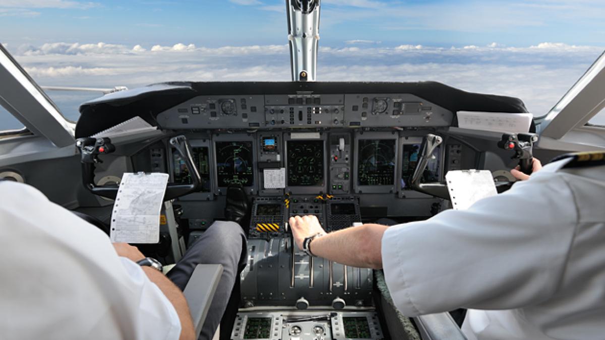 pilotii unui avion de pasageri arestati inainte de decolare ce au descoperit autoritatile norvegiene