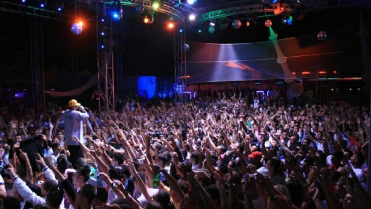 tanar mort intr o discoteca de pe litoral