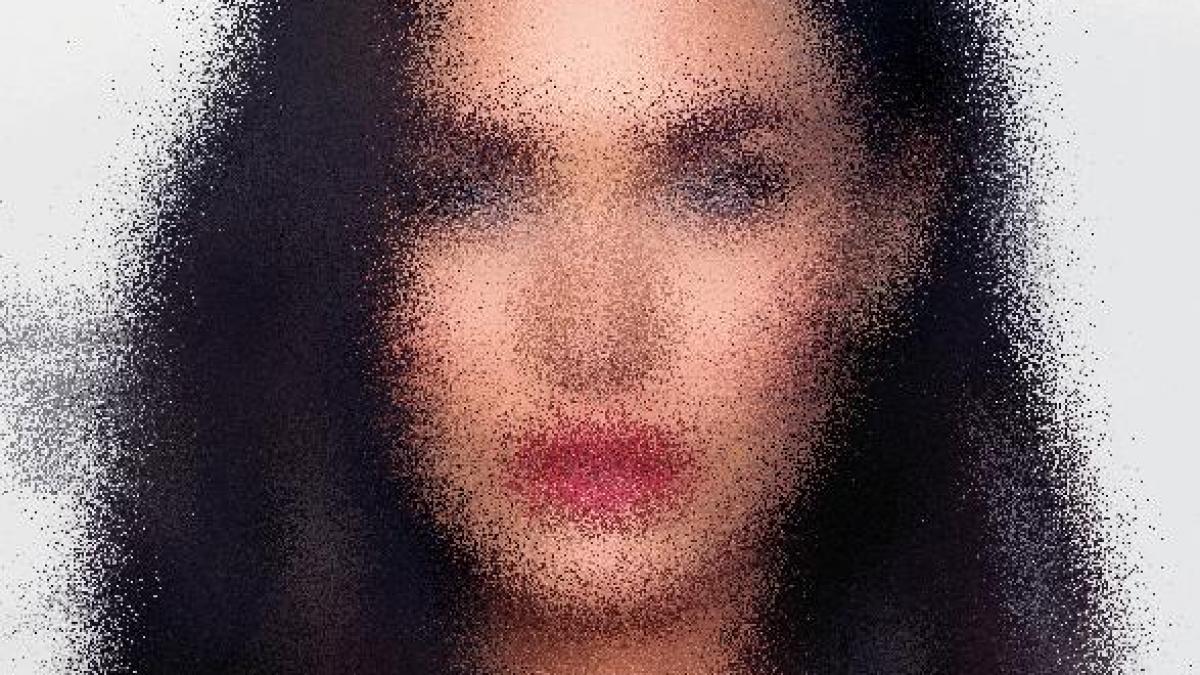 ea este femeia ideala milioane de barbati viseaza la ea este perfectiunea intruchipata