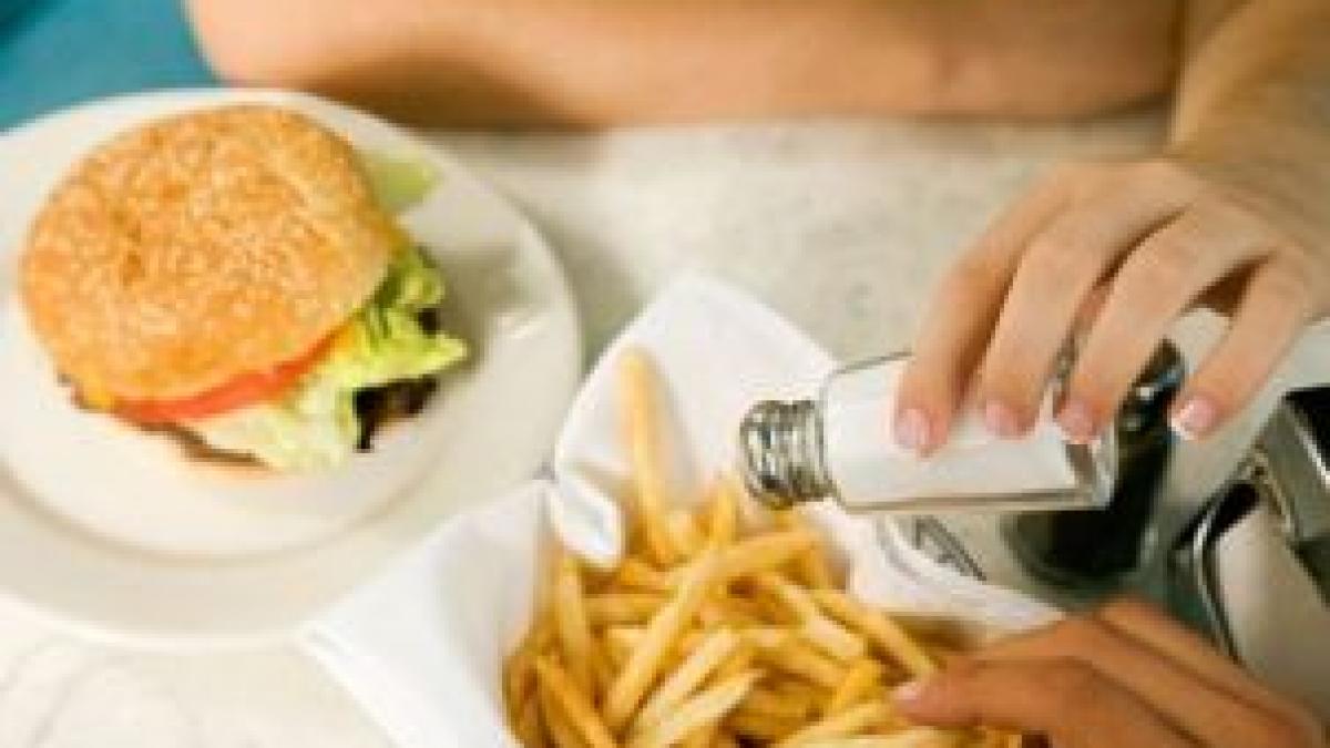 cati oameni mor anual de la consumul de prea multa sare